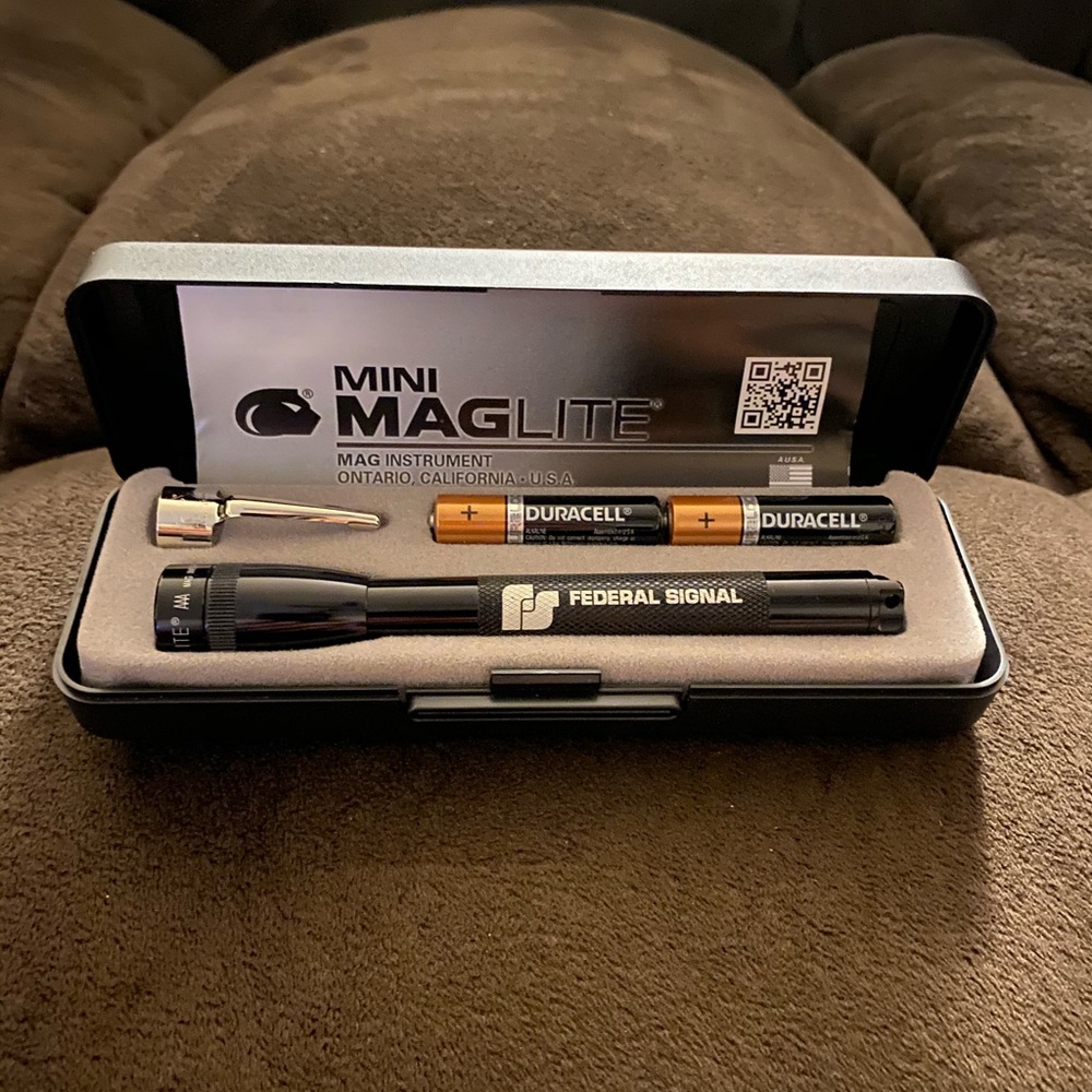 Maglite Mini With Case,Clip, And Batteries Incl.